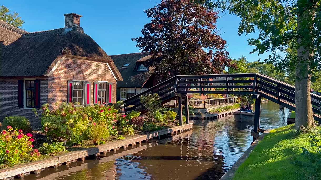 🛶 جيثهورن... القرية التي تمشي على الماء وتهمس لك بالهدوء 🇳🇱 - يلا أوروبا  .. افضل دليل سياحي